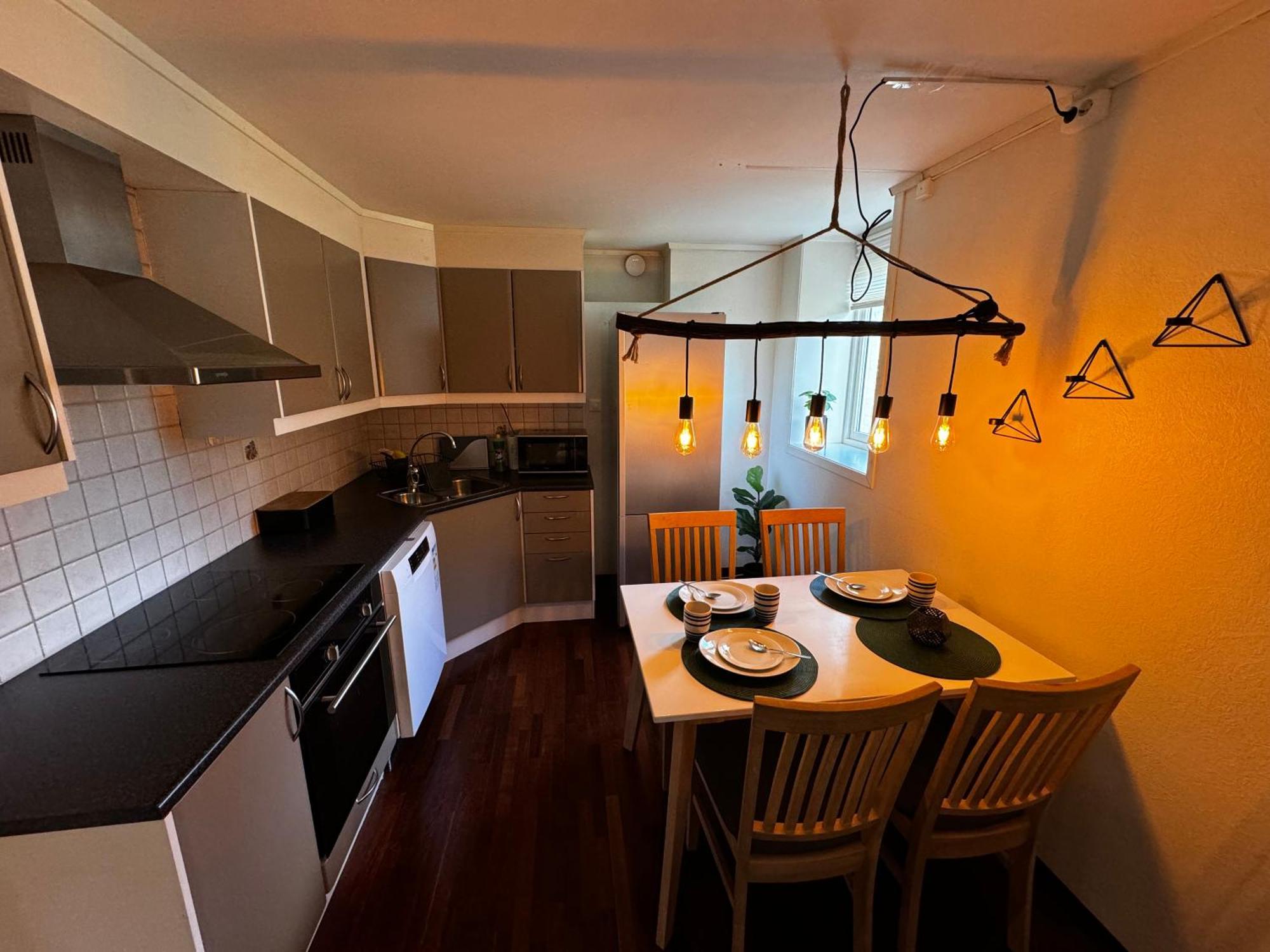 Central, 2 Bedroom, Free Parking Tromsø Eksteriør billede